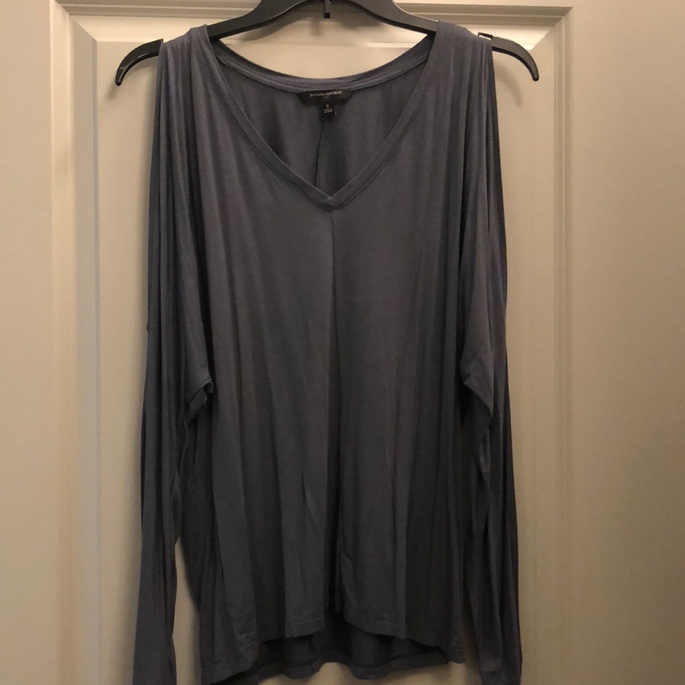 Cold shoulder grey shirt